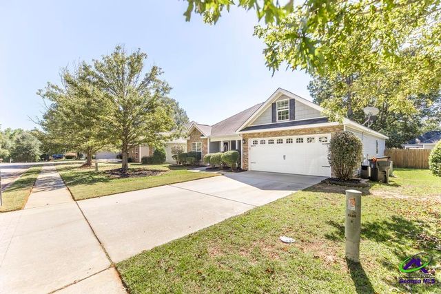 203 Weatherwood Road, Kathleen, GA 31047