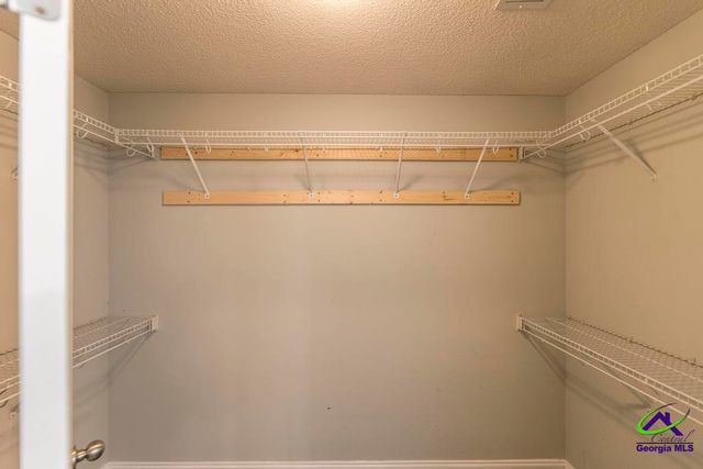 203 Weatherwood Road, Kathleen, GA 31047