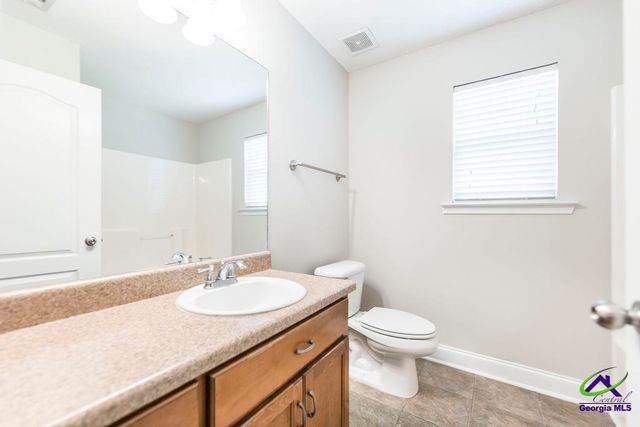 203 Weatherwood Road, Kathleen, GA 31047