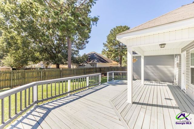 203 Weatherwood Road, Kathleen, GA 31047