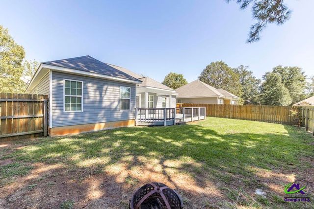 203 Weatherwood Road, Kathleen, GA 31047