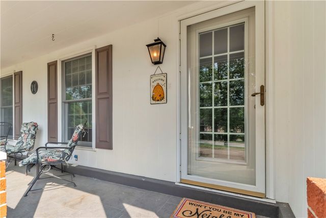 5100 W Harbison Rd, Robinson Twp, PA 15205