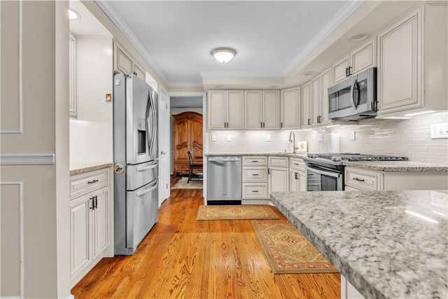 5100 W Harbison Rd, Robinson Twp, PA 15205