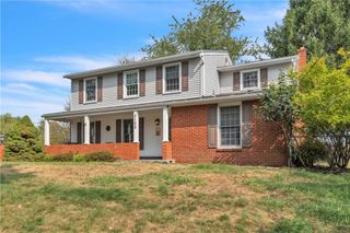 5100 W Harbison Rd, Robinson Twp, PA 15205