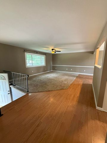 2220 N LAKELAND DR, Columbia, MO 65202