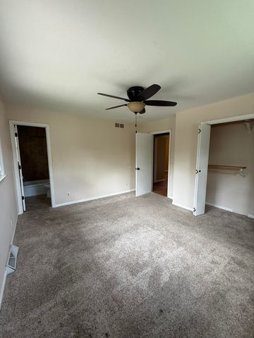 2220 N LAKELAND DR, Columbia, MO 65202