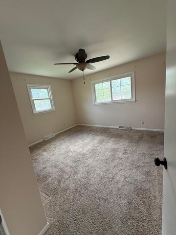 2220 N LAKELAND DR, Columbia, MO 65202
