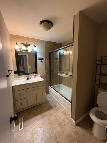 2220 N LAKELAND DR, Columbia, MO 65202
