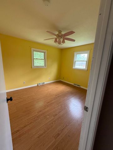 2220 N LAKELAND DR, Columbia, MO 65202