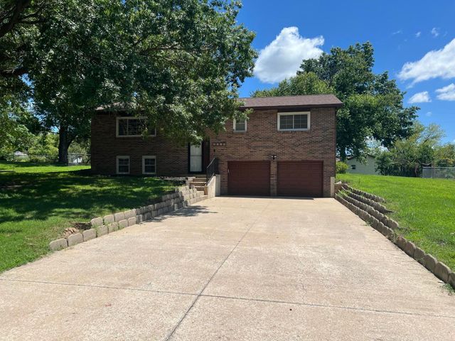2220 N LAKELAND DR, Columbia, MO 65202