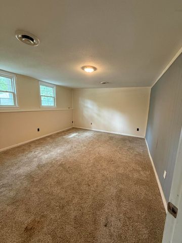 2220 N LAKELAND DR, Columbia, MO 65202
