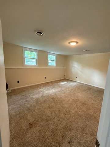 2220 N LAKELAND DR, Columbia, MO 65202