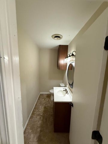 2220 N LAKELAND DR, Columbia, MO 65202