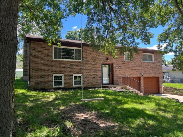 2220 N LAKELAND DR, Columbia, MO 65202