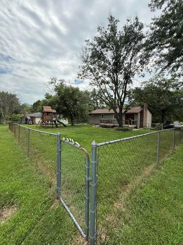 2220 N LAKELAND DR, Columbia, MO 65202