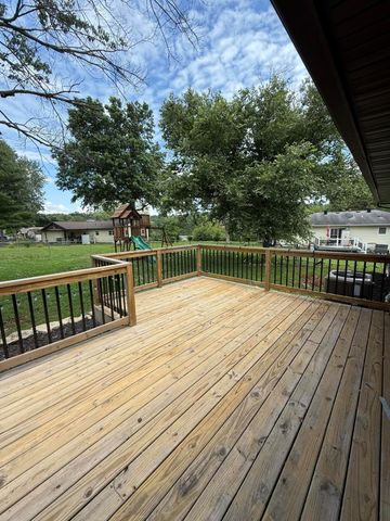 2220 N LAKELAND DR, Columbia, MO 65202