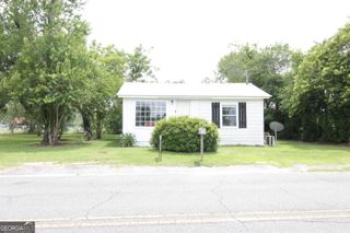 511 E 17th Street, Alma, GA 31510