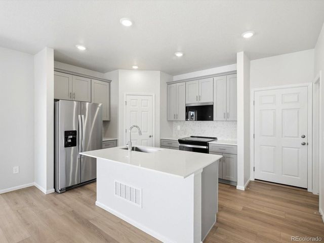 2213 E 164th Ave, Thornton, CO 80602