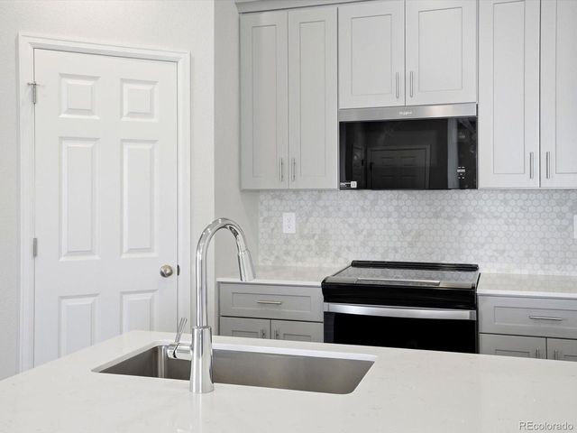 2213 E 164th Ave, Thornton, CO 80602