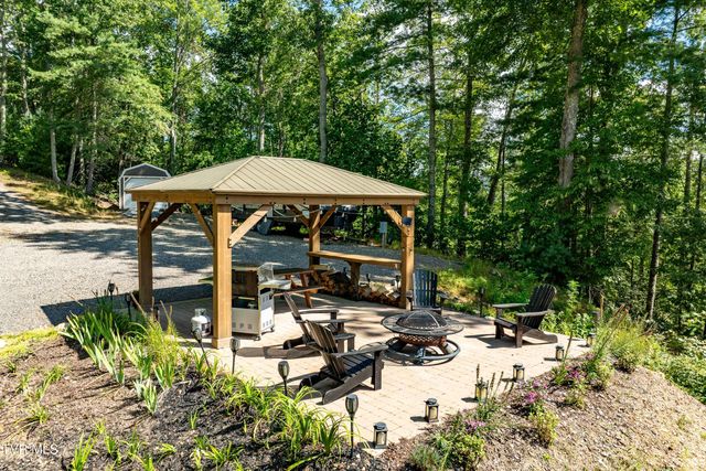 584 Dotson Road, Trade, TN 37691