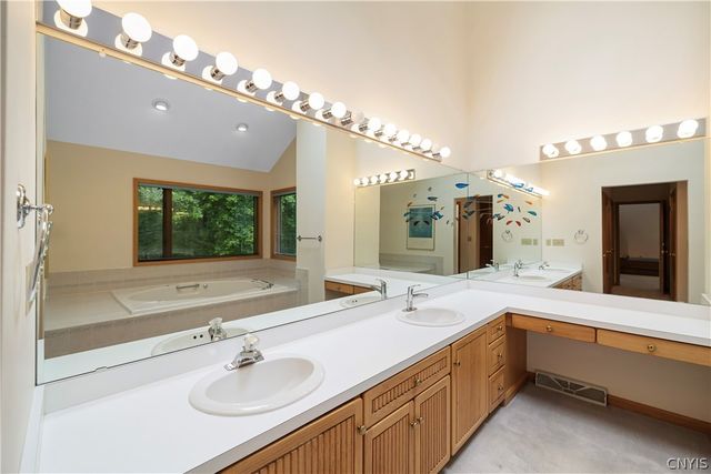 7936 Halite Course, Manlius, NY 13066