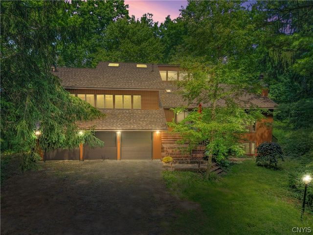 7936 Halite Course, Manlius, NY 13066