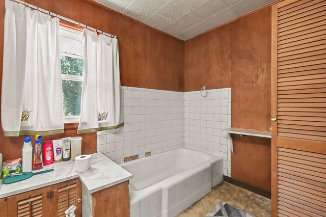 815 N Francis Avenue, Lansing City, MI 48912