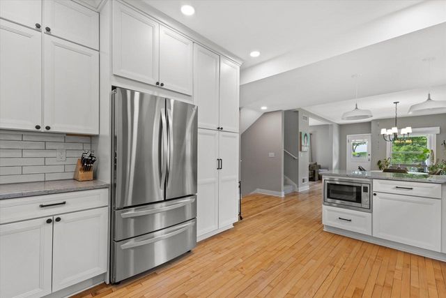 1505 St Charles STREET, Wauwatosa, WI 53213