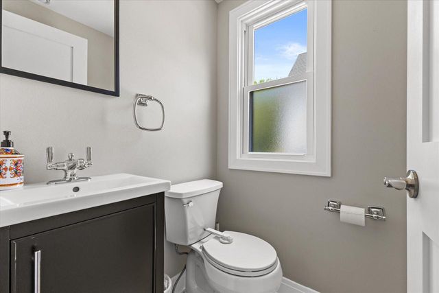 1505 St Charles STREET, Wauwatosa, WI 53213