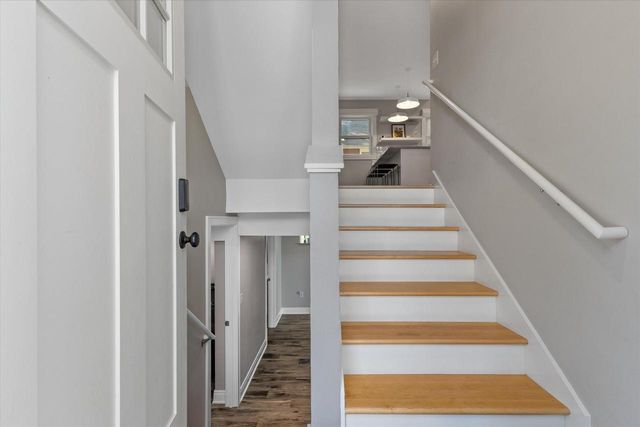 1505 St Charles STREET, Wauwatosa, WI 53213