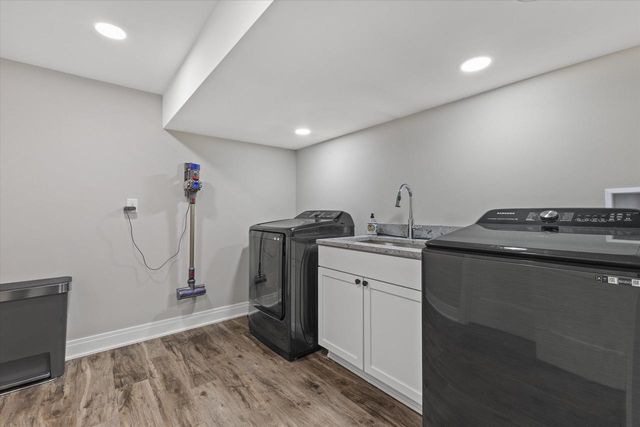 1505 St Charles STREET, Wauwatosa, WI 53213