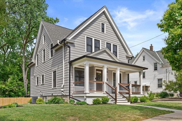 1505 St Charles STREET, Wauwatosa, WI 53213