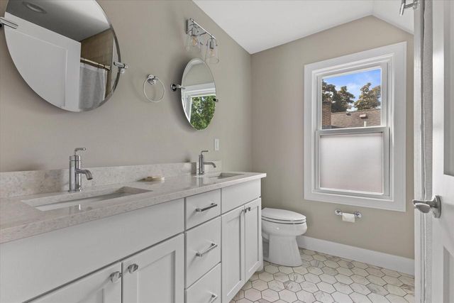1505 St Charles STREET, Wauwatosa, WI 53213