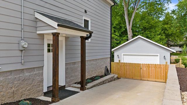 1505 St Charles STREET, Wauwatosa, WI 53213