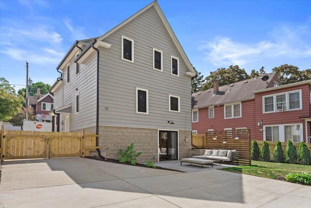 1505 St Charles STREET, Wauwatosa, WI 53213