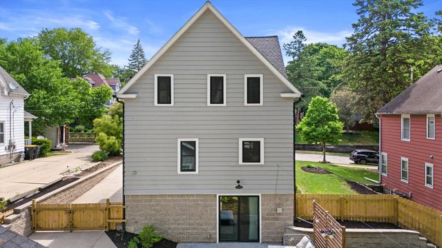 1505 St Charles STREET, Wauwatosa, WI 53213