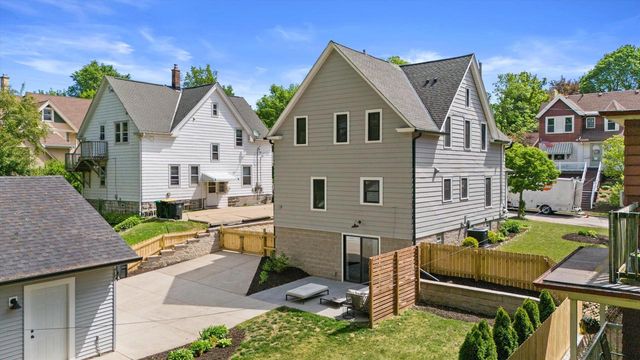 1505 St Charles STREET, Wauwatosa, WI 53213