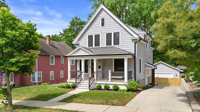 1505 St Charles STREET, Wauwatosa, WI 53213