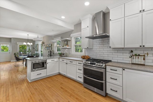 1505 St Charles STREET, Wauwatosa, WI 53213