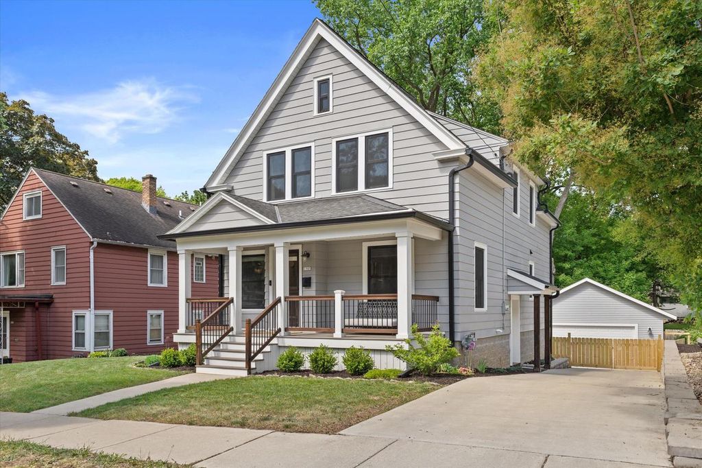1505 St Charles STREET, Wauwatosa, WI 53213