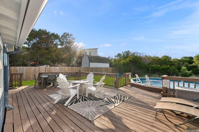 1283 Rocky Creek Dr, Canyon Lake, TX 78133