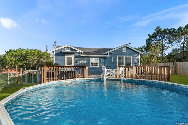1283 Rocky Creek Dr, Canyon Lake, TX 78133