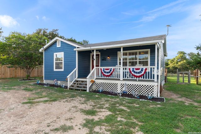 1283 Rocky Creek Dr, Canyon Lake, TX 78133