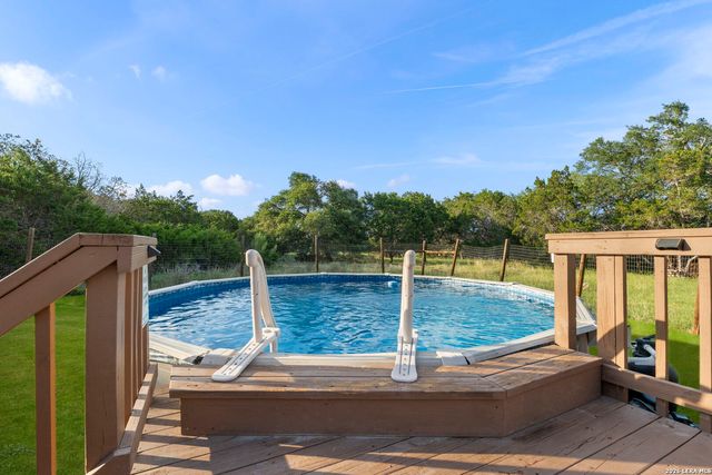 1283 Rocky Creek Dr, Canyon Lake, TX 78133
