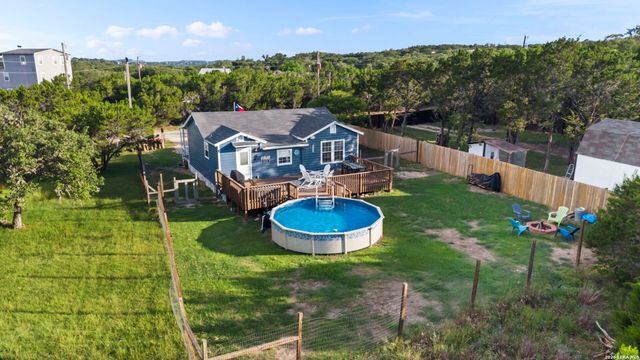 1283 Rocky Creek Dr, Canyon Lake, TX 78133