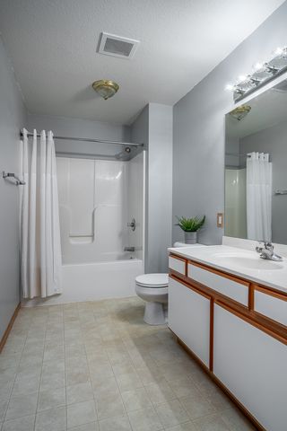 209 E Price Street 301, Eldridge, IA 52748