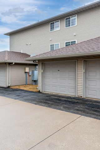 209 E Price Street 301, Eldridge, IA 52748