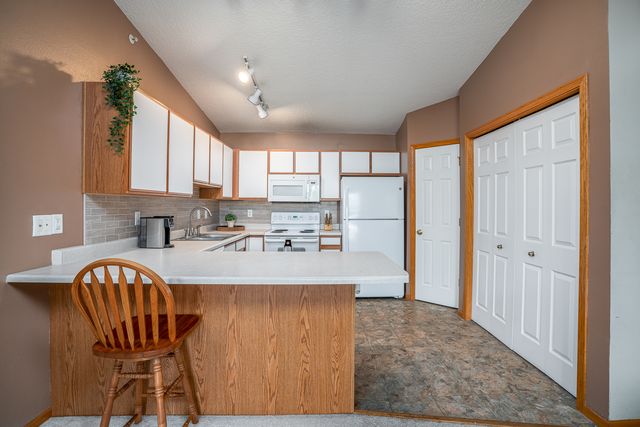 209 E Price Street 301, Eldridge, IA 52748