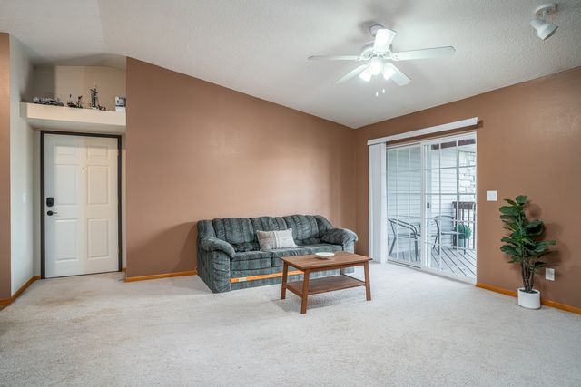 209 E Price Street 301, Eldridge, IA 52748