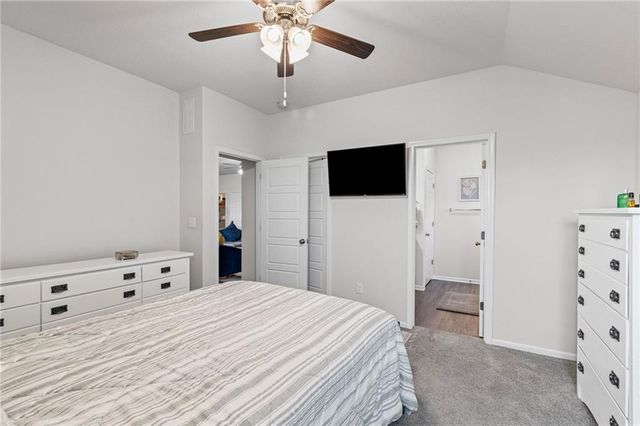 513 SE Carson Drive, Blue Springs, MO 64014